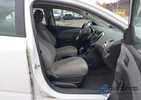 2020 Chevrolet Sonic Fwd Ls z USA, uszkodzony, nr VIN 1G1JB5SBXL4105158